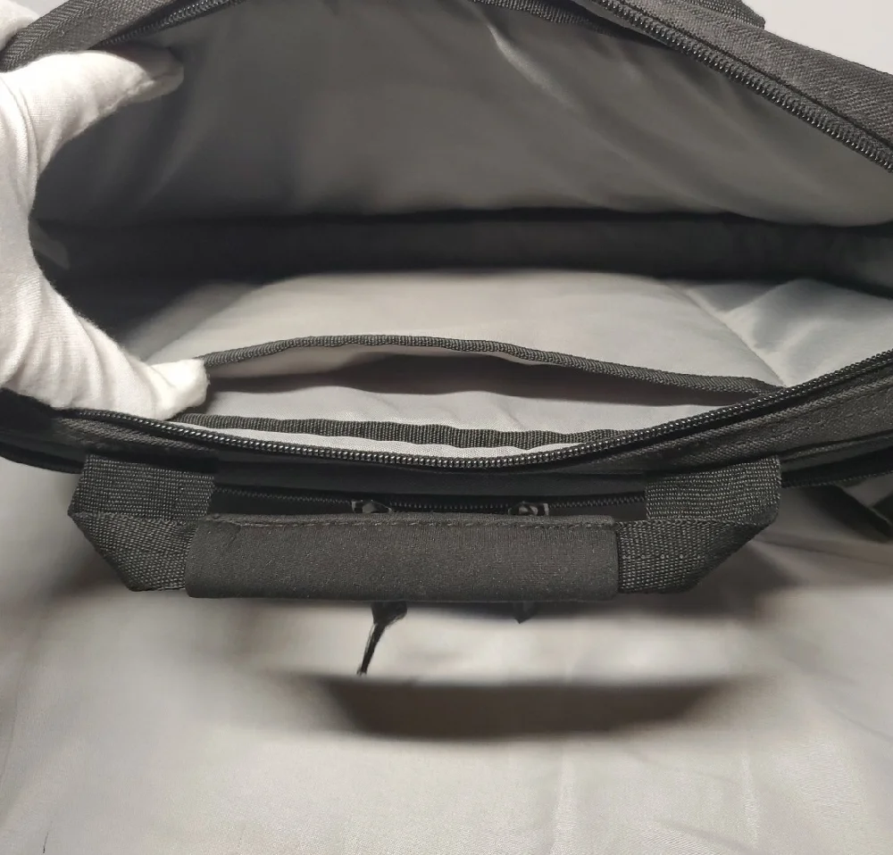 Men's Black Laptop Messenger Bag - CASE LOGIC Brand - Picture 7 of 8